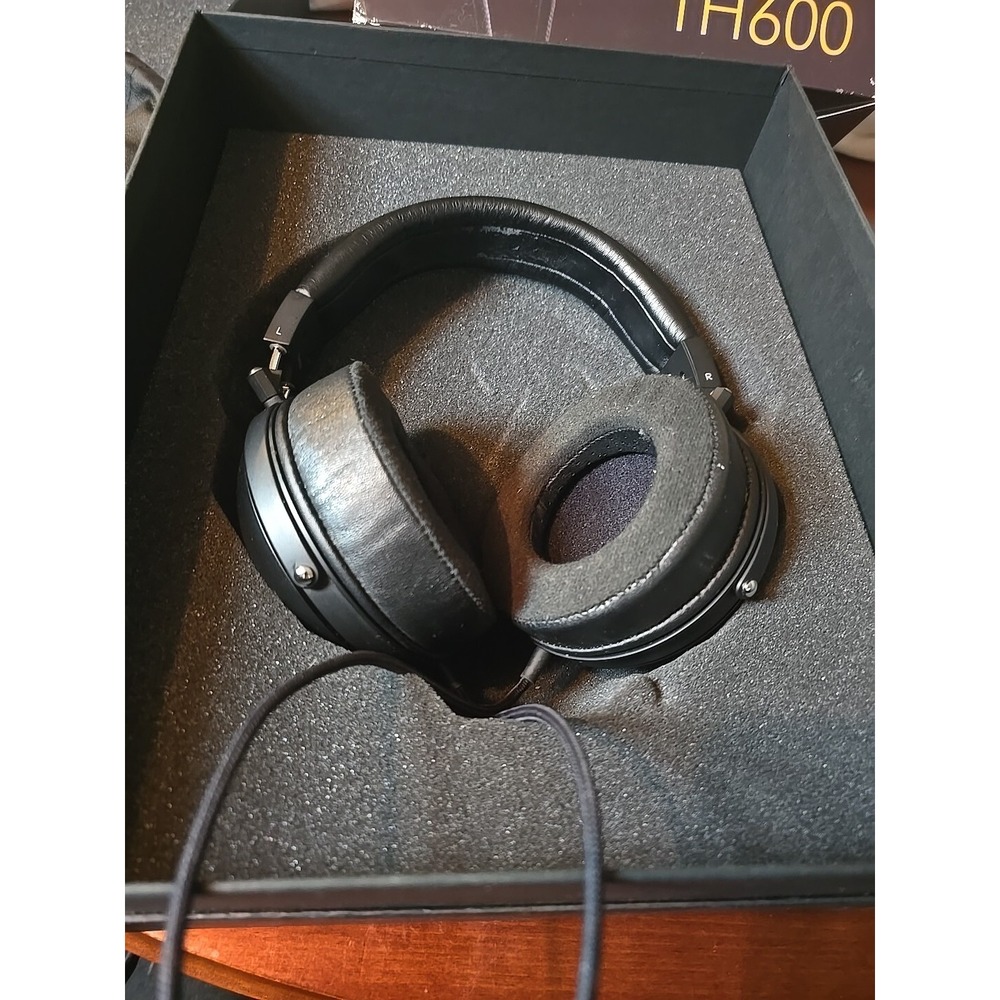 Fostex TH-600 Premium Reference Closed-back Headphones‎ - Picture 2 of 6